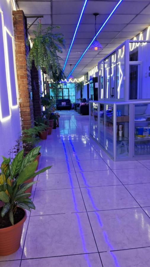 Hotel Kamelot Parque Central Quetzaltenango Exterior foto