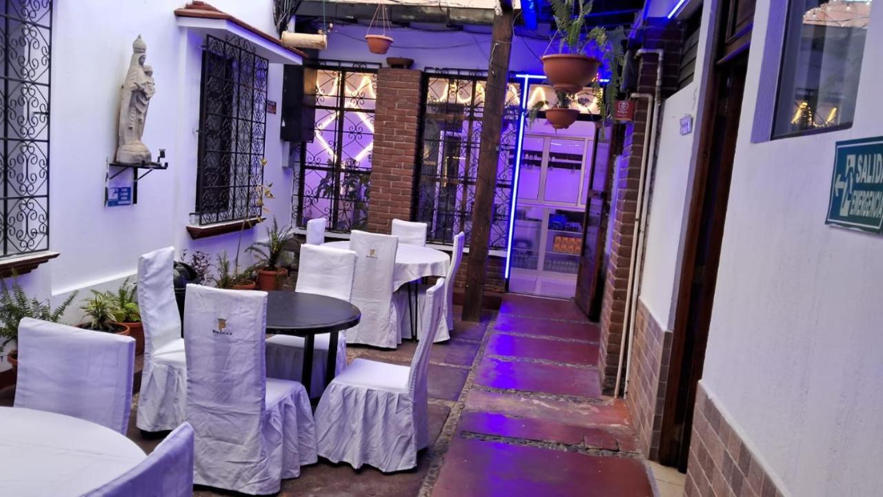 Hotel Kamelot Parque Central Quetzaltenango Exterior foto