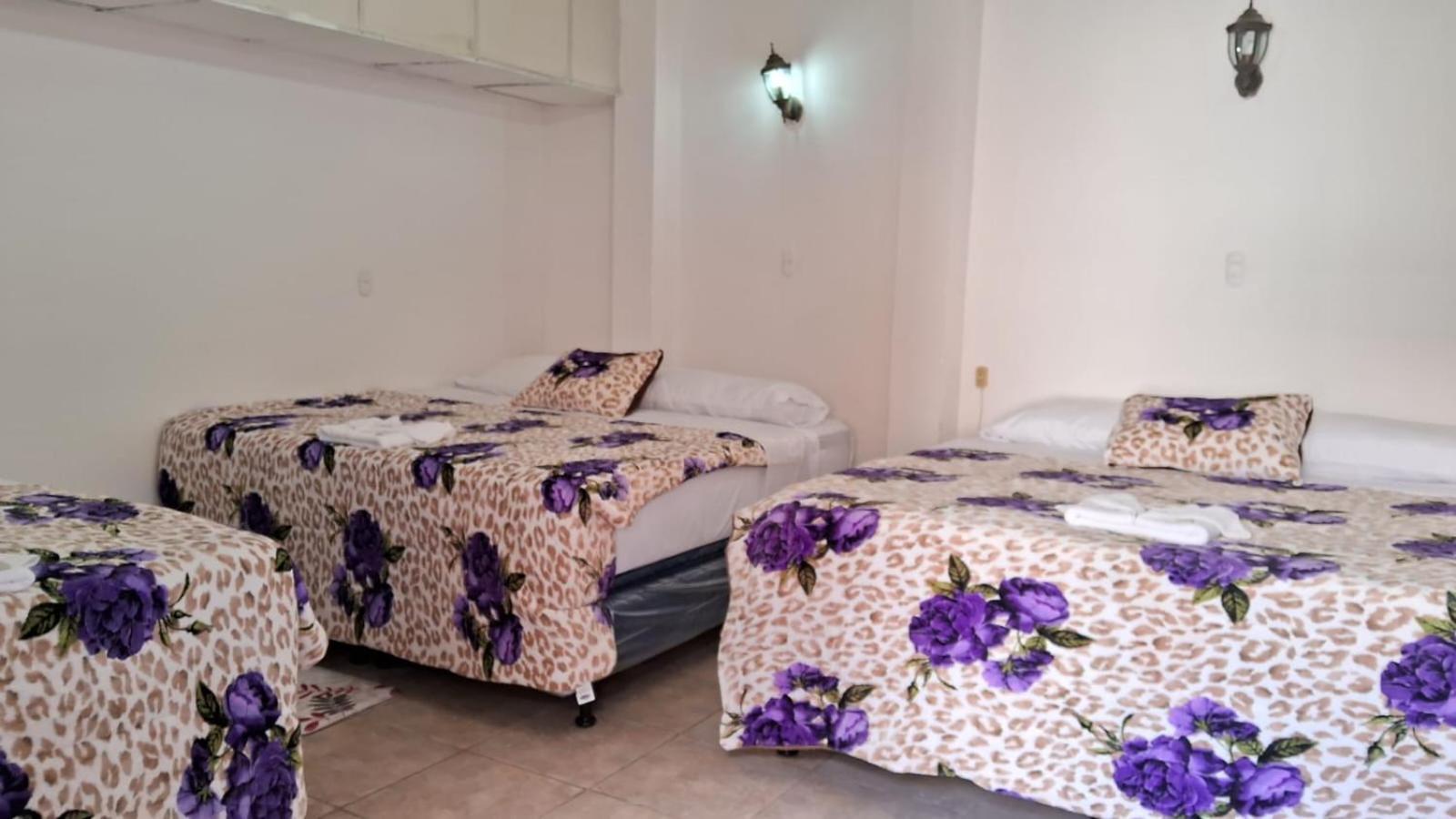 Hotel Kamelot Parque Central Quetzaltenango Exterior foto